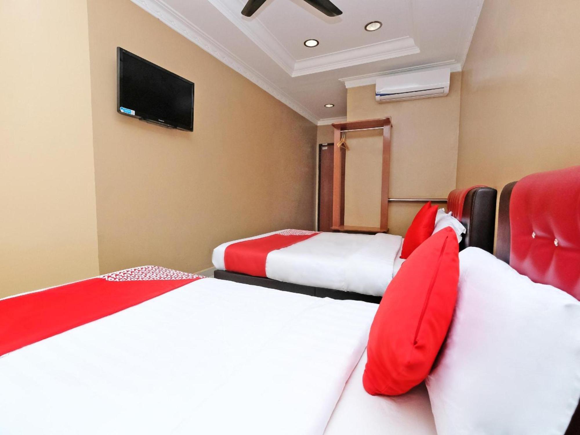 Super Oyo 707 Ayuni Hotel Bangi Exterior photo