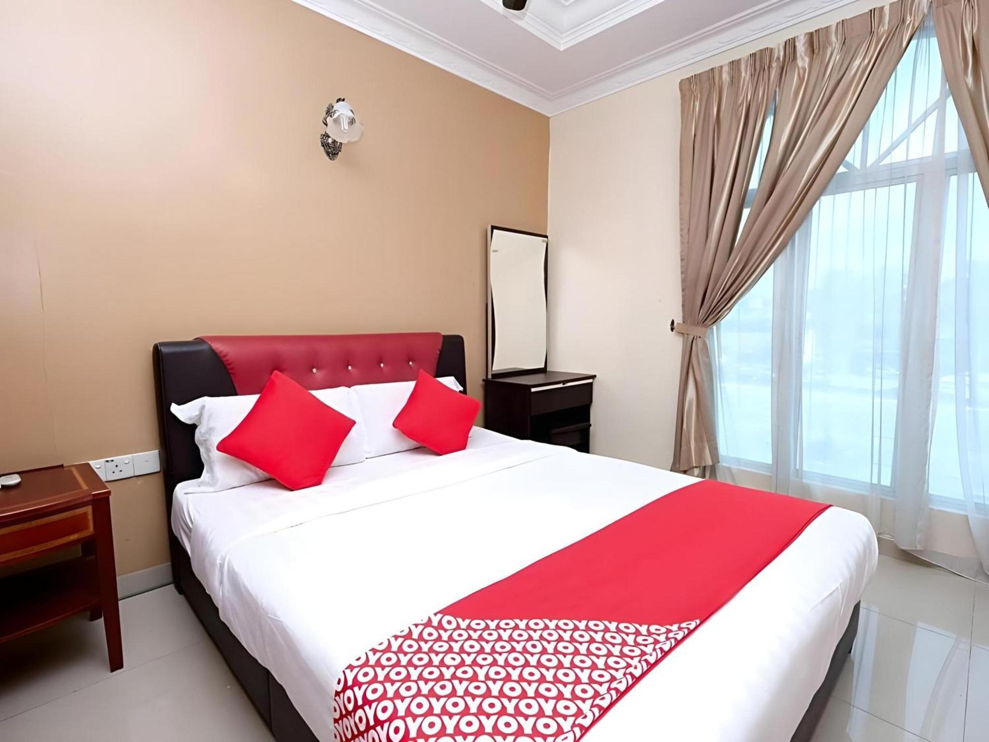 Super Oyo 707 Ayuni Hotel Bangi Exterior photo